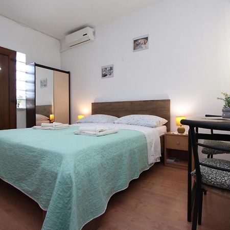 Apartments Antolovic Rovinj Bagian luar foto